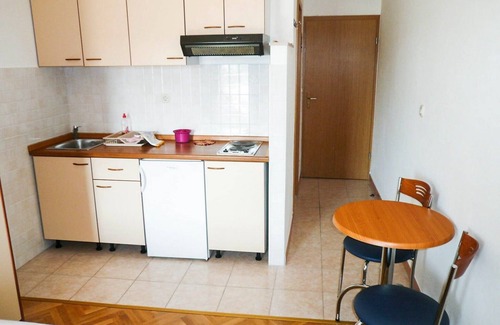Istok Apartment | Apartments Justina, (16428), Makarska, Croatia