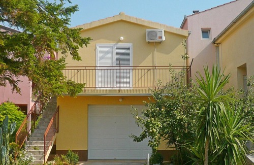 Istok Apartment | Apartments Justina, (16428), Makarska, Croatia