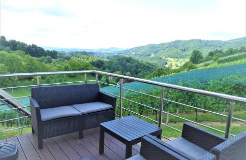 Podcetrtek Apartment | Apartments Laura FARM STAY