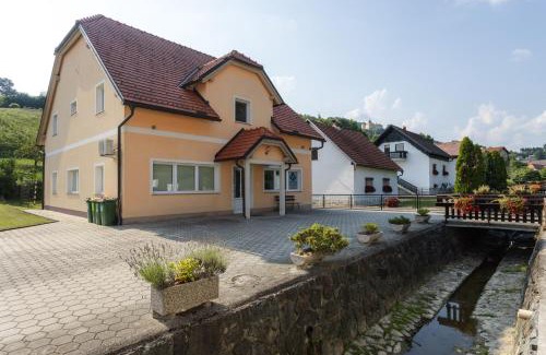 Podcetrtek Apartment | Apartments Leonid