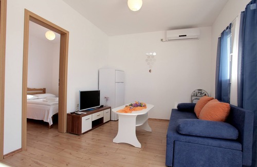 Primorski Dolac Villa | Apartments Maria near Trogir
