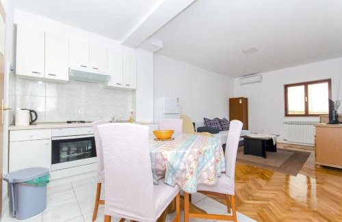 Vrpolje Apartment | Apartments Marinko