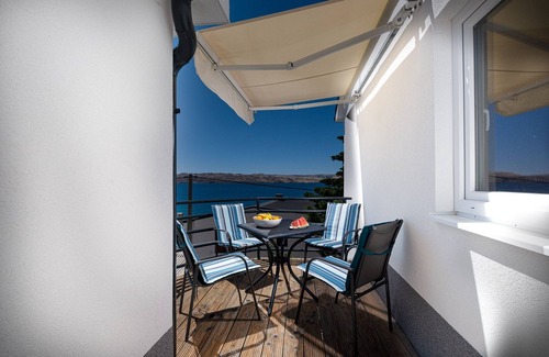 Cesarica Condo | Apartments Matea with Infinity Pool