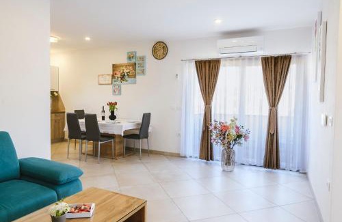Spodnje Skofije Apartment | Apartments Mirela