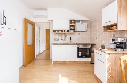 Nin Apartment | Apartments Napros