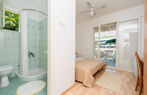 Srebreno House | Apartments & Rooms Jokovic- Deluxe Double Room with Terrace and Partial Sea View