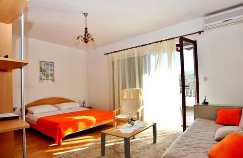 Vrboska Apartment | Apartments Slavica, (14712), Vrboska, Croatia