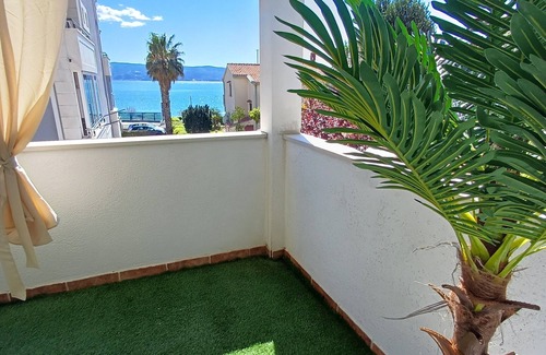 Dugi Rat Apartment | Apartments Sun & Sea - One Bedroom Apartment with Balcony and Sea View