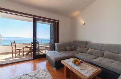 Znjan Apartment | Apartments Sunrise Duilovo -Superior Three Bedroom Apartment with Sea View Terrace