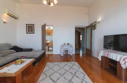 Znjan Apartment | Apartments Sunrise Duilovo -Superior Three Bedroom Apartment with Sea View Terrace
