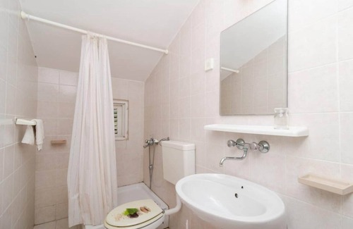 Drace Apartment | Apartments Sutvid- Two Bedroom Apartment with Balcony and Sea View