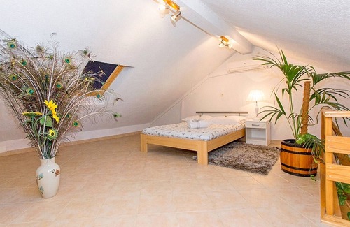 Sutivan Apartment | Apartments Suzana, (15010), Sutivan, Croatia