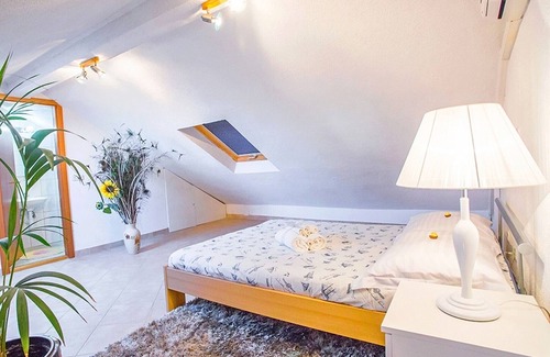 Sutivan Apartment | Apartments Suzana, (15010), Sutivan, Croatia