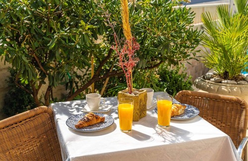 Montovjerna Apartment | Apartments Villa Aura - Comfort Studio Apartment 8 with shared swimming pool