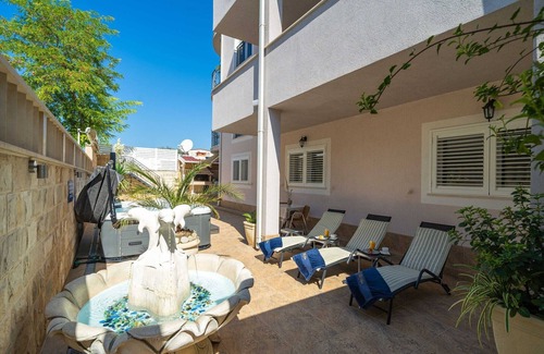Montovjerna Apartment | Apartments Villa Aura - Comfort Studio Apartment 8 with shared swimming pool