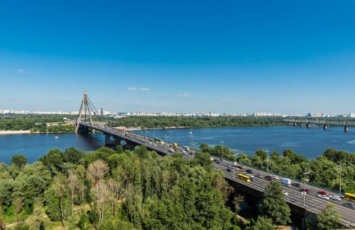 Obolon' Apartment | Apartments with crazy panoramic view of the Dniepr