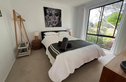Coles Bay House | Aperture - 3-bedrooms house with Stunning Views framing your Escape!