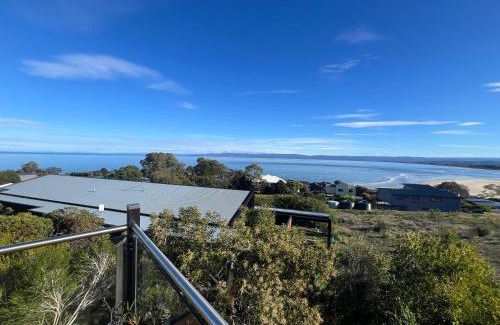 Coles Bay House | Aperture - 3-bedrooms house with Stunning Views framing your Escape!