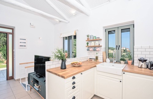 Spilia House | APITHANO Enjoy the "SOUND" of silence