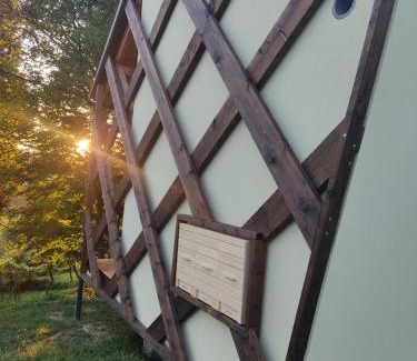 Ljutomer Apartment | Apiturizem Kr'Bee apartmajski čebelnjak s čebelami