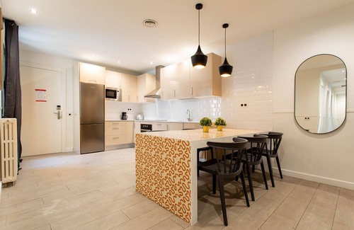Embajadores Apartment | Apolo VII apartment in Madrid
