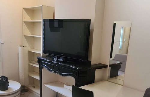 Le Bourg Apartment | Apparemment a 2mn du Centre Ville , Proche de la Gare 10mn à Pied
