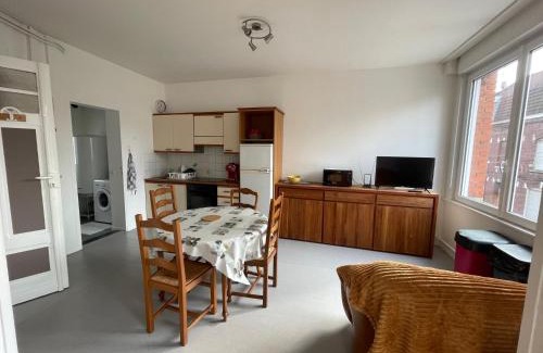 Mons-en-Baroeul Apartment | Appart 58m2 calme et lumineux - Metro à 5 min