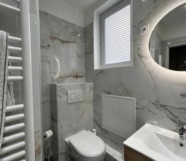 Cote Est Soquence Apartment | Appart'LH - Stationnement gratuit - B'PAM