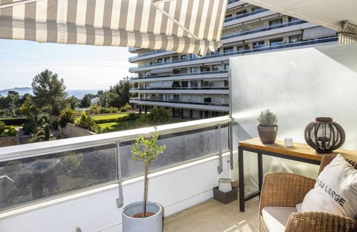 La Plage Apartment | Appart Standing 2p Dans Résidence Sécurisée/terrasse vue mer/Parking/Prox JO