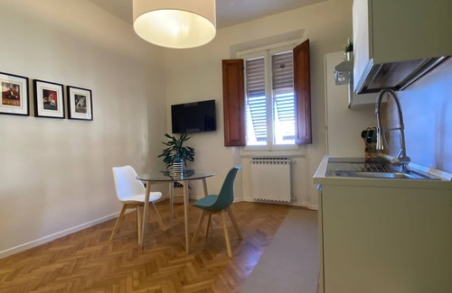 San Giovanni Valdarno Apartment | Appartamento in stile contemporaneo in centro storico