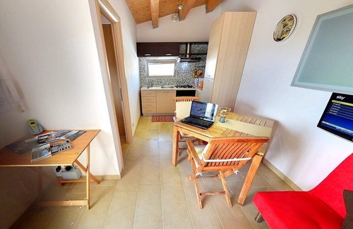 Punta Secca House | Appartamento Odisseo B: A cozy apartment situated at a few steps from a sandy beach, with Free WI-FI.