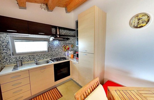 Punta Secca House | Appartamento Odisseo B: A cozy apartment situated at a few steps from a sandy beach, with Free WI-FI.