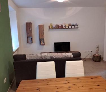 Cles Apartment | Appartamento Al Borgo