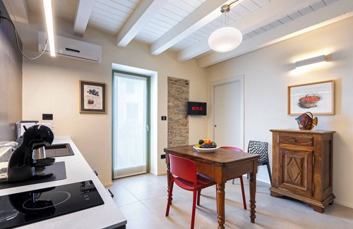 Dogliani Apartment | Appartamento Cezanne