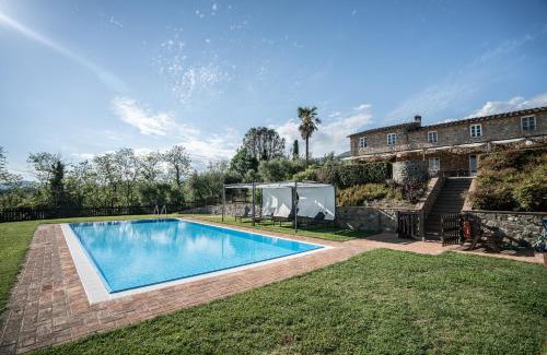 Capannori Apartment | Appartamento con vista panoramica e piscina