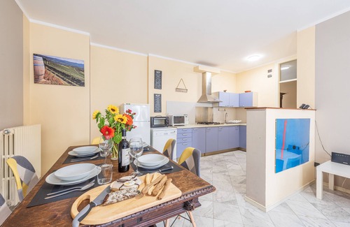 Alba Apartment | Appartamento diVino ,in the heart of Alba