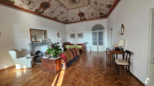 Siena Historical Center Apartment | Appartamento incantevole con loggia sui tetti