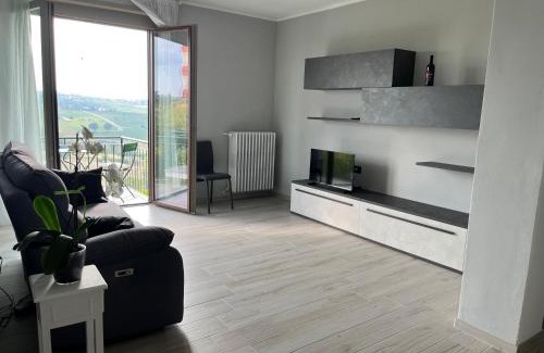 Agliano Terme Apartment | Appartamento panoramico in collina