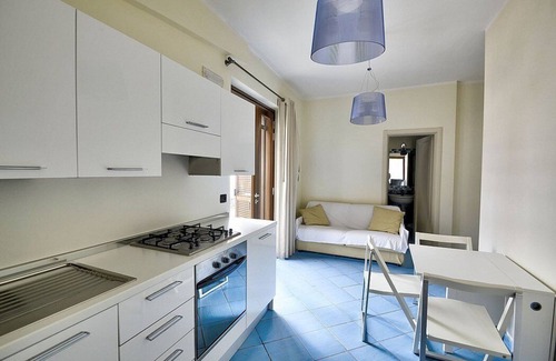 Acciaroli House | Appartamento Torre Caleo H: A charming apartment located right on the beach, with Free WI-FI.