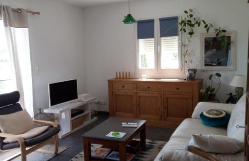 Saint-Quentin-la-Poterie Apartment | appartement cosy, lumineux et calme