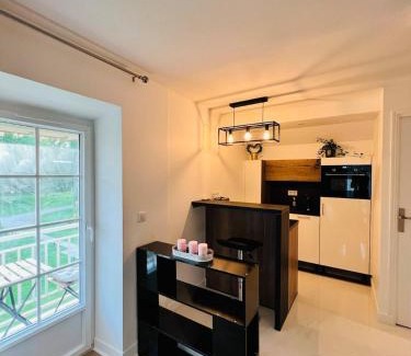 Ormoy-la-Riviere Apartment | Appartement Élégant, Climatisation et Piscine