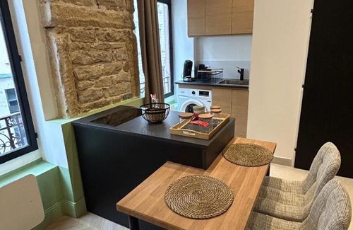 Jules Ferry - Recamier Apartment | Appartement élégant et chic refait à neuf
