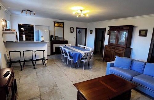 Viols-le-Fort Apartment | Appartement 4 Chambres Dans un Château du 16ème Siècle
