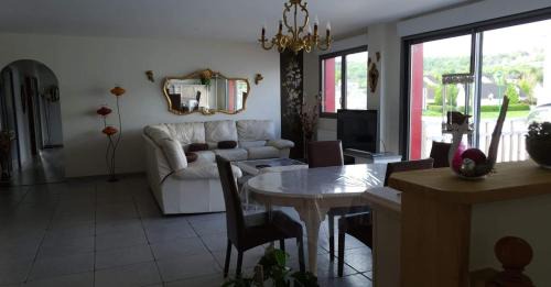 Givet Apartment | Appartement 4 chambres Sur la Cave