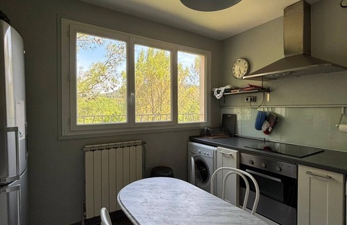 Est Apartment | Appartement 80 M2 3ieme Étage Dans Grande Résidence Arborée. Parc de la Torse