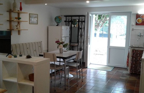 Montignac Apartment | Appartement au Calme Dans un Parc Ombragé