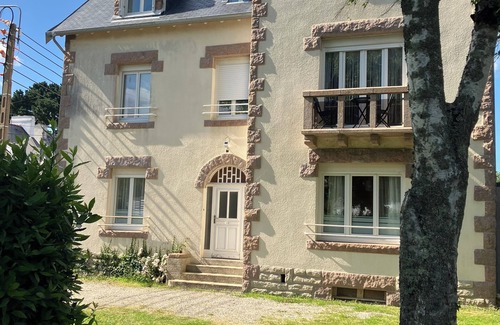 Pont-l'Abbe House | Appartement AU REZ DE Chaussee AU Sein D'une Maison DE Caractere Avec Jardin