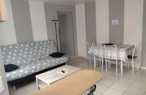 Andelot-Blancheville Apartment | Appartement avec cour fermée