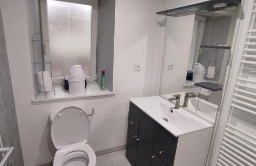 Andelot-Blancheville Apartment | Appartement avec cour fermée
