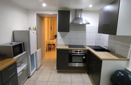 Andelot-Blancheville Apartment | Appartement avec cour fermée
